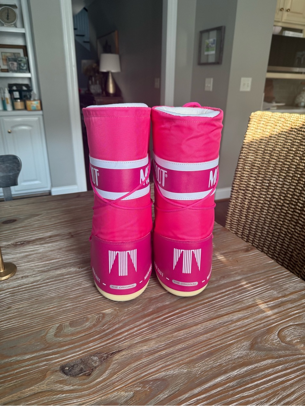Moon Boot Women’s Hot Pink Lace-Up Winter Boots Sz 7-8.5 - Picture 2 of 6